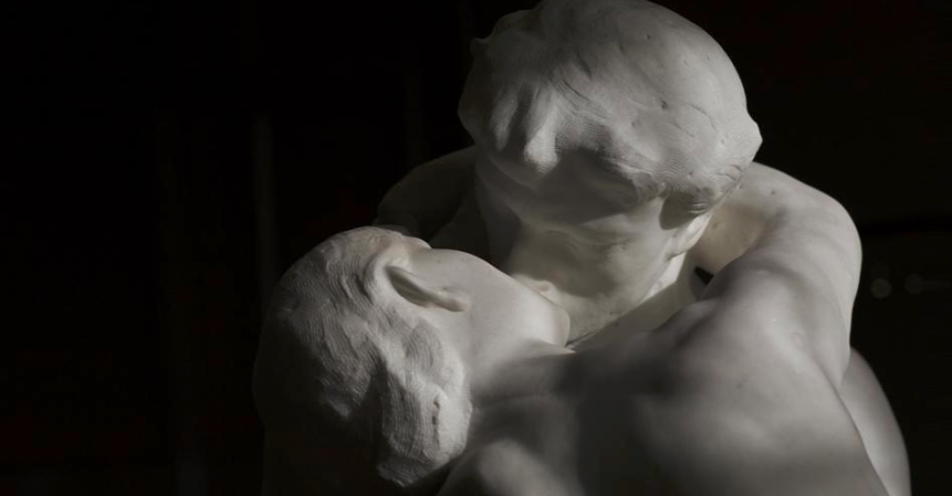 Auguste-Rodin-the-kiss